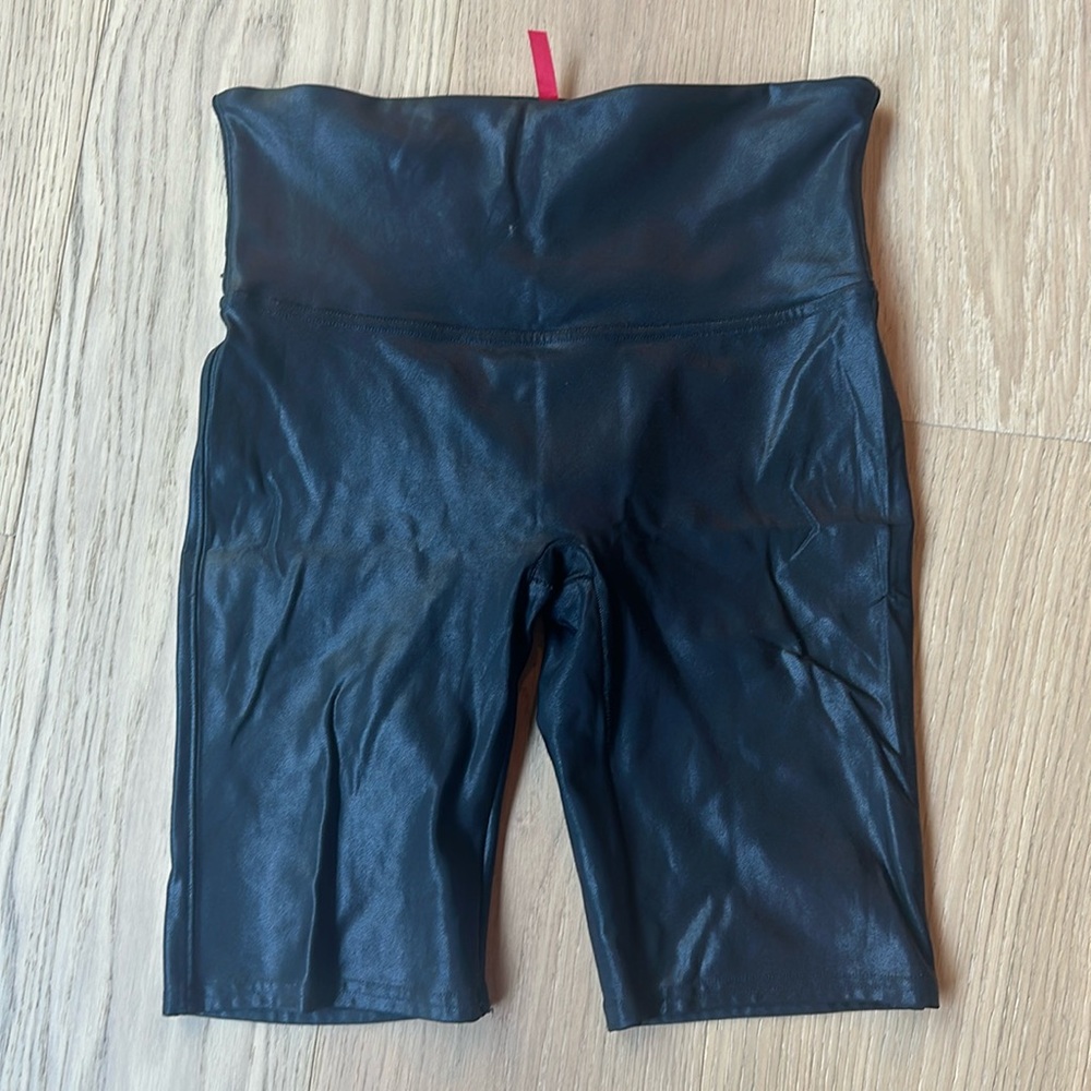 Spanx faux leather moto shorts L